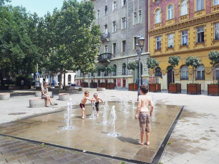 Central 30M2 A/C Apartment, 3 Min From Ny Cafe Budapest Eksteriør bilde