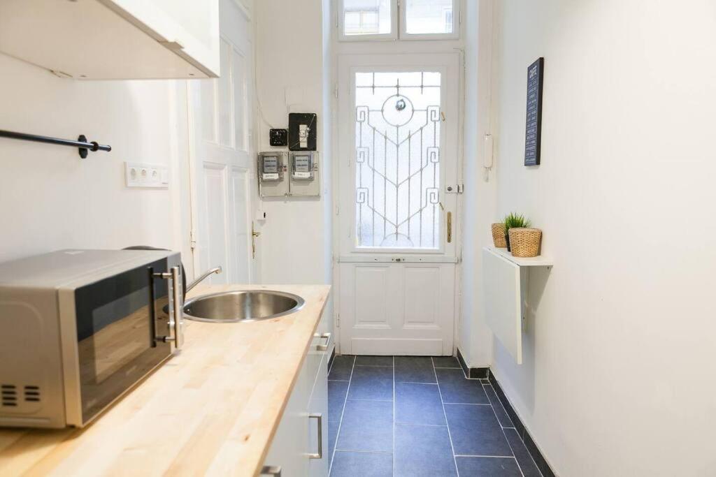 Central 30M2 A/C Apartment, 3 Min From Ny Cafe Budapest Eksteriør bilde